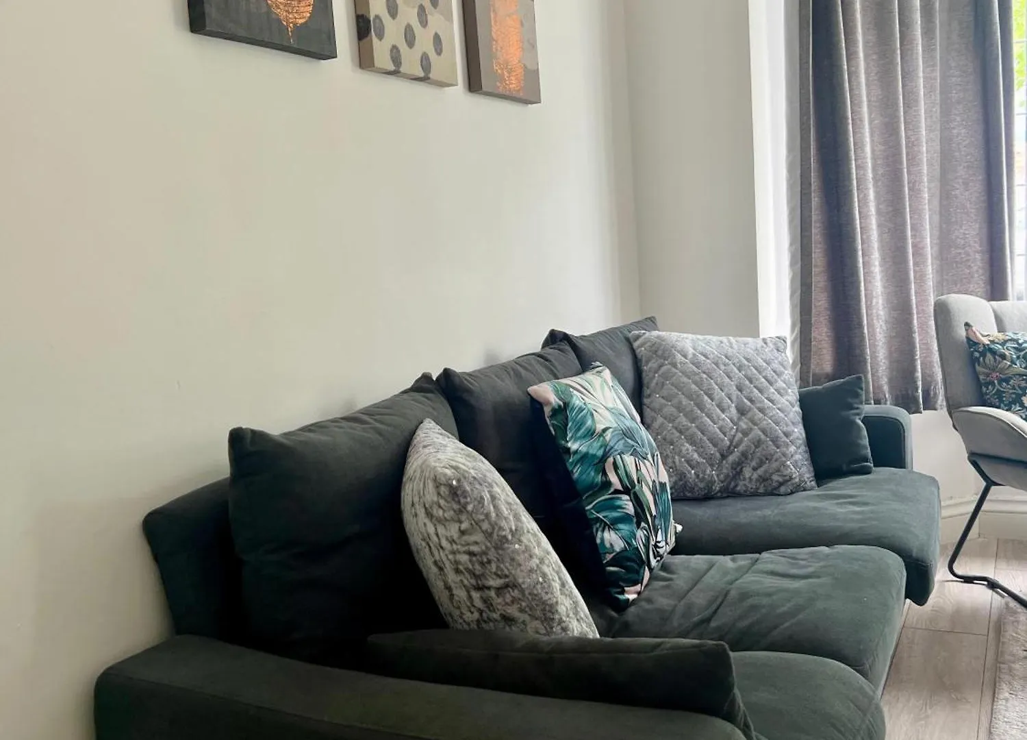 Hospital Gem! 3 Beds, High Speed Wifi, Dedicated Workspace, Private Parking Southampton Holiday home